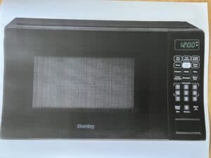 Micro-ondes à poser Danby DBMW0721BBB