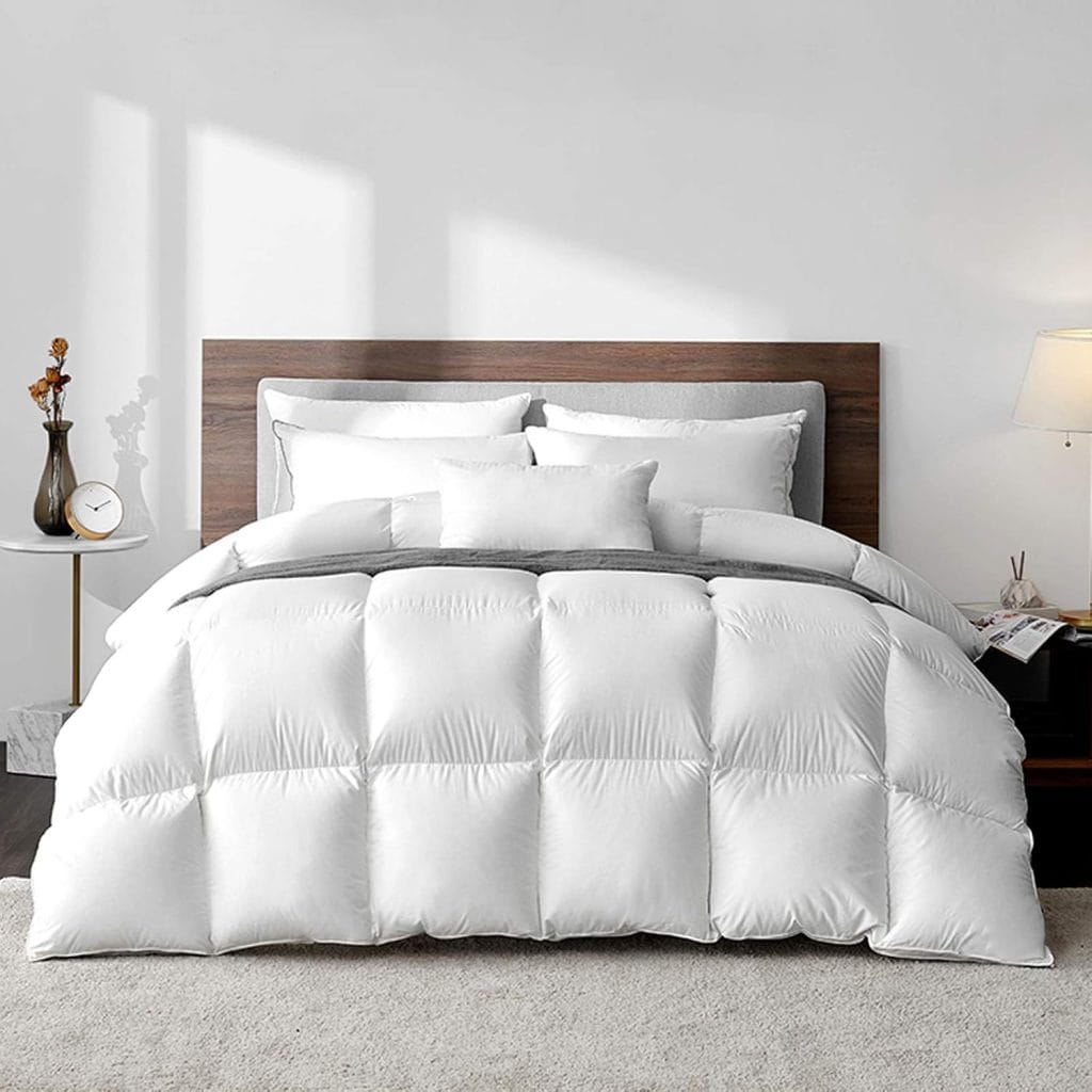 Highland Feather Hungarian White Goose Down Comforter