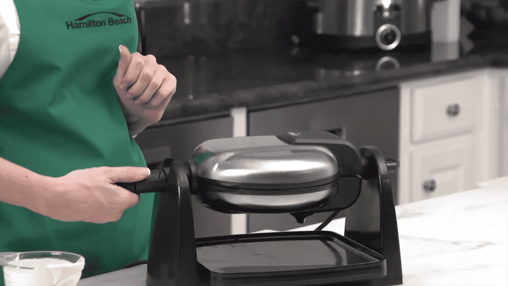 Hamilton Beach Flip Belgian Waffle Maker