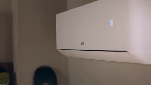 Costway 12000 BTU Mini Split Heater and Air Conditioner