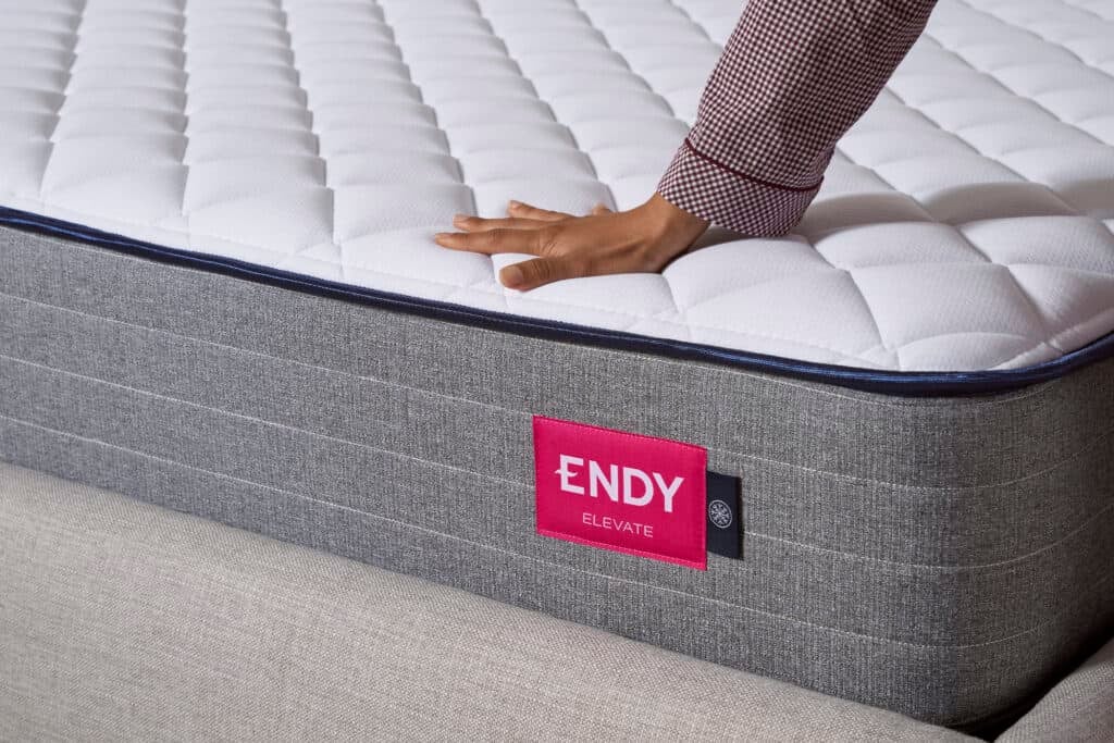 Endy Elevate Firm Close