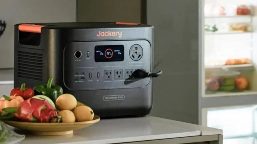 Jackery HP 3000 Fridge